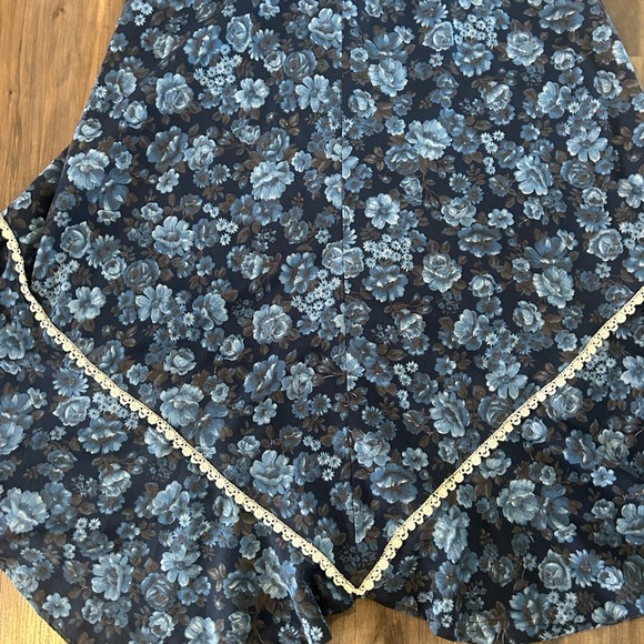 Vintage Blue Dress with White Lace Trim - Picture 2 of 4